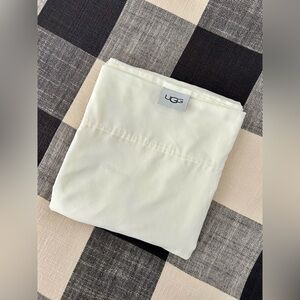UGG Full Sized Sheet Set